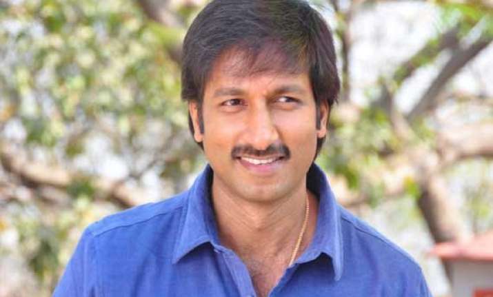 telugu actor gopichand skips shooting to look after