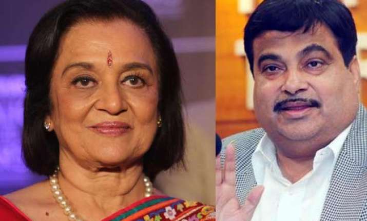 yesteryear actress asha parekh lobbied for padma bhushan