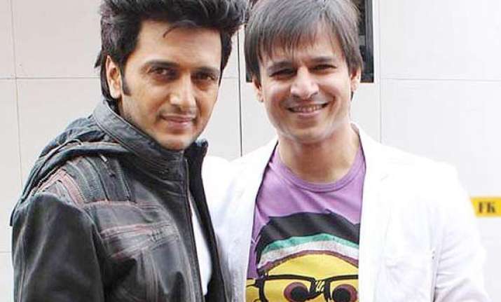 bank chor riteish vivek start shooting for yrf film