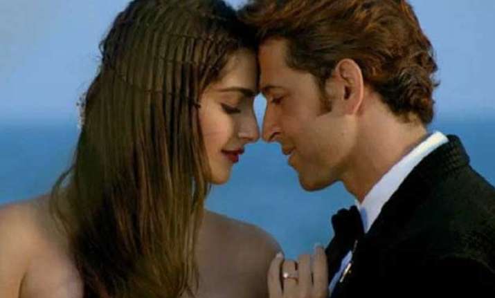 hrithik sonam s dheere dheere creates record with 100