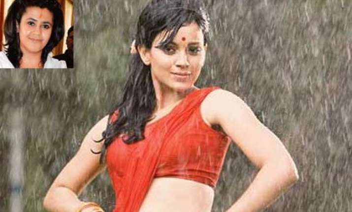 kangana gets release date changed on astrologer s advice