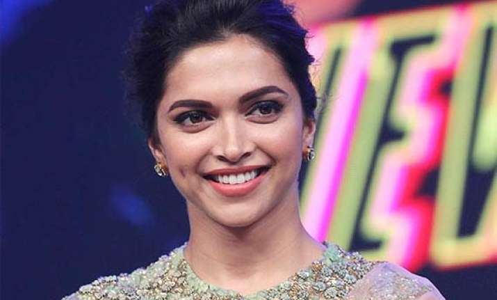 deepika padukone floored by her oldest fan