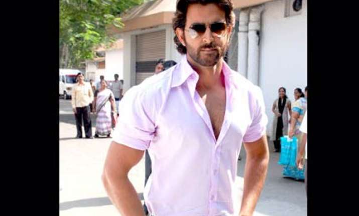 a nervous hrithik debuts as singer in kites