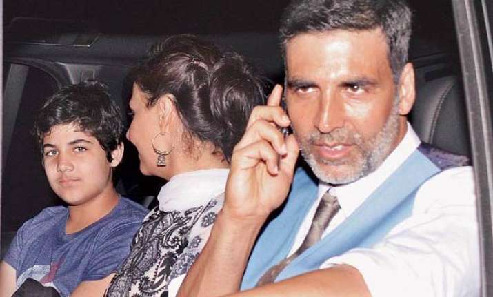 fine with aarav watching me romance on screen akshay kumar