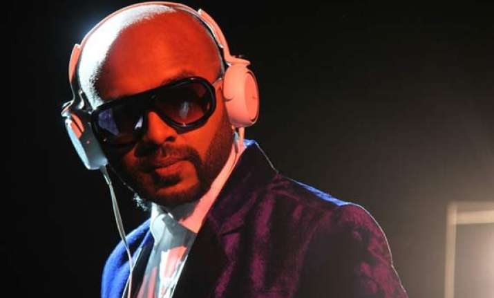 benny dayal makes bangalore crowds go bang bang