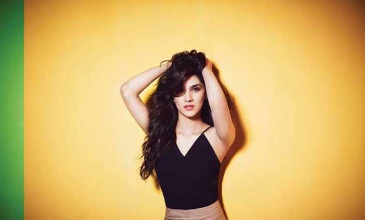 kriti gets one million followers on instagram