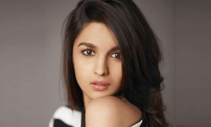 alia bhatt ecstatic with 7 million twitter followers