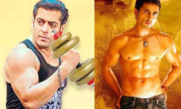 salman sonu in climax fight in dabangg