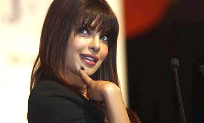 priyanka chopra excited about public chat with fans