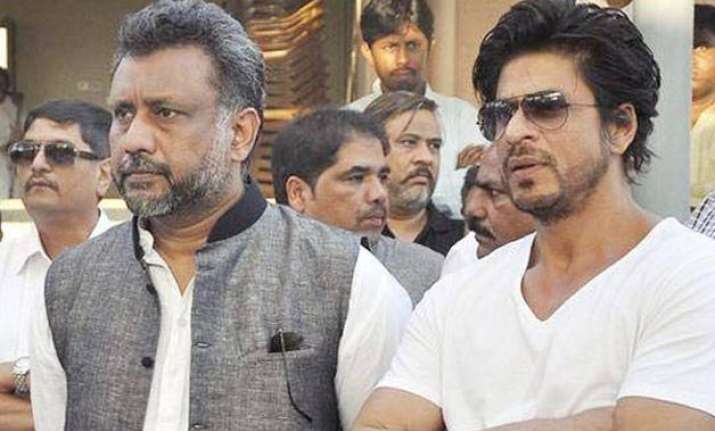 shah rukh and anubhav sinha team up to help poor farmers