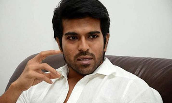 ram charan offers rs.2 lakh to family of deceased fan