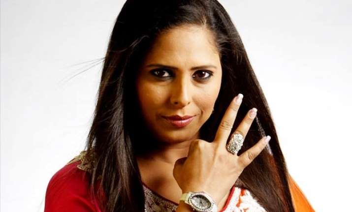 celebrity choreographer geeta kapoor knock downs a man