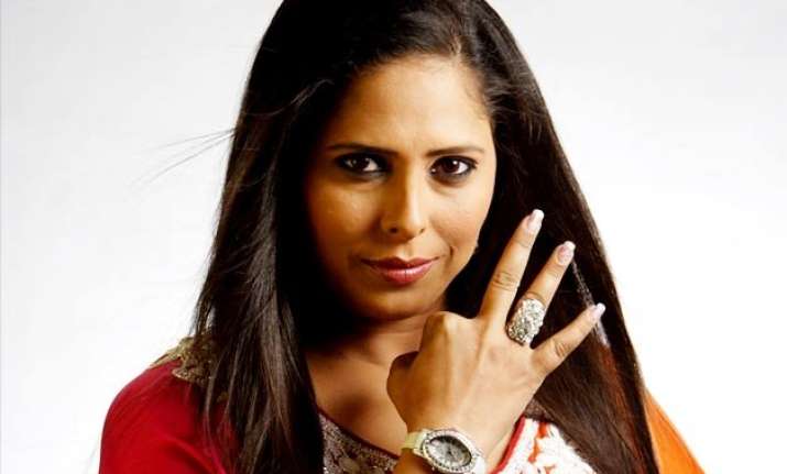 Celebrity Choreographer Geeta Kapoor Rams Her Car Into A Man Indiatv 