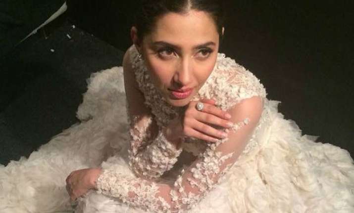 bollywood celebs slam sena s intolerance towards pakistani