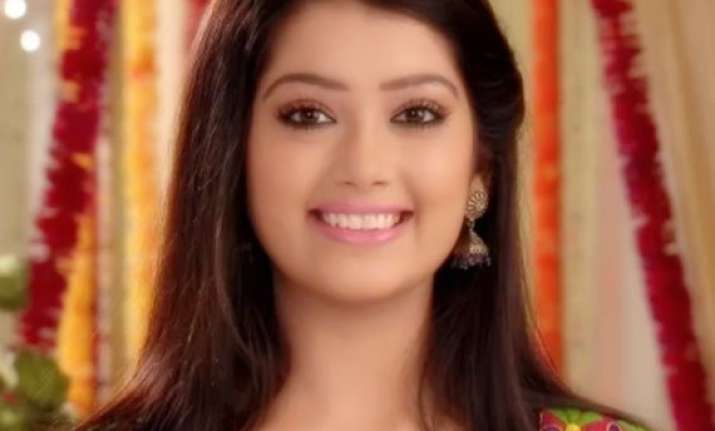 digangana suryavanshi s fan gifts her a gold ring for