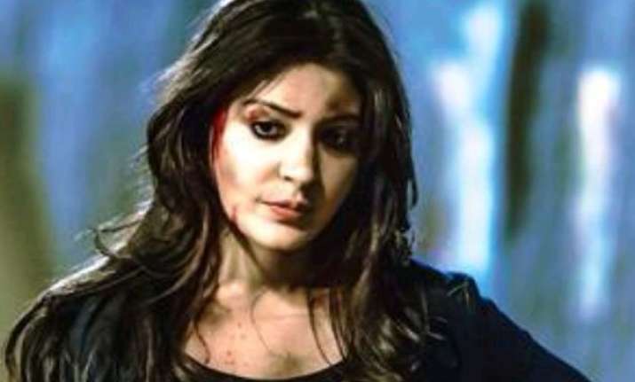 after glamorous bombay velvet look anushka sharma s de glam