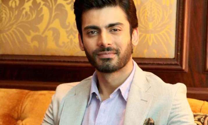 fawad khan roped in to play virat kohli in ms dhoni biopic
