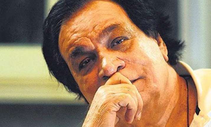 what has anupam kher done to deserve padma award asks kader