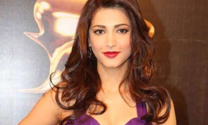 shruti records song for gabbar is back in one