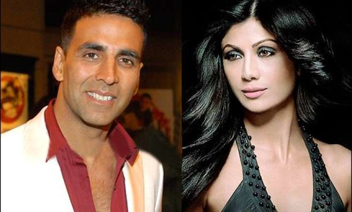 why invite akshay if he doesn t invite us asks shilpa