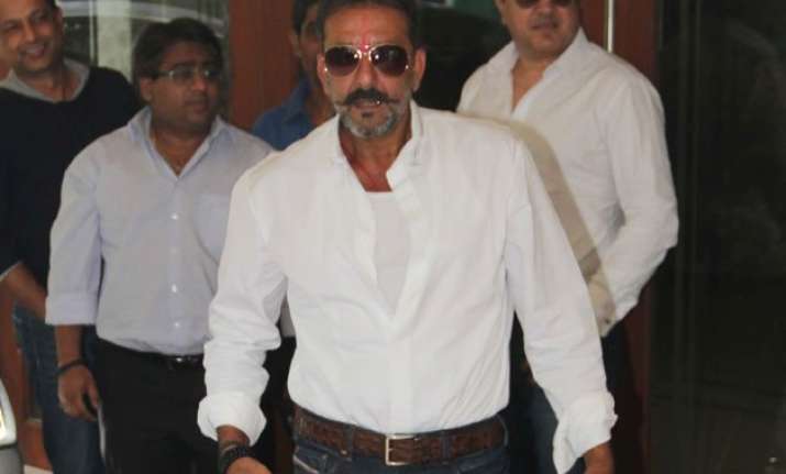 after gandhigiri sanjay dutt might promote swachh bharat