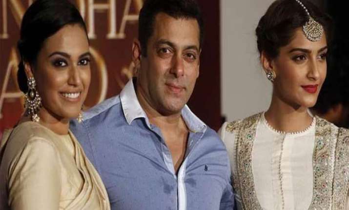 sonam kapoor dying to watch swara bhaskar s next