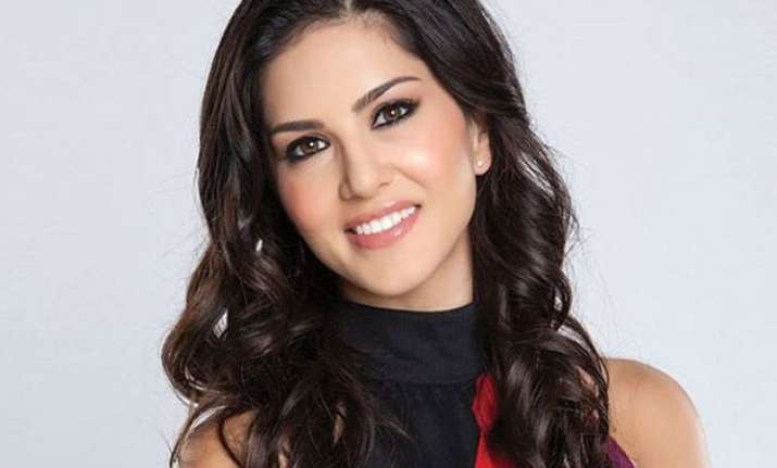 sunny leone s past profession hampering her chance in