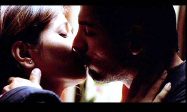 john s intimate scenes in aashayein