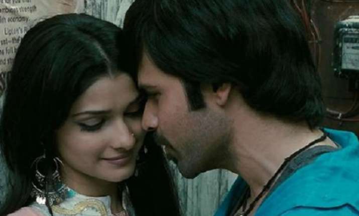 Emraan Hashmi Shoots Awesome Romantic Song With Prachi Desai India