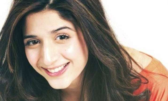 theres no competition with mahira khan says mawra