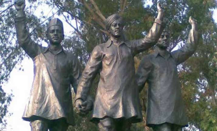 heroes forever b town on bhagat singh sukhdev rajguru