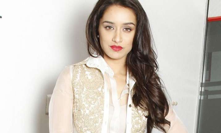 am comfortable being clicked without make up shraddha kapoor