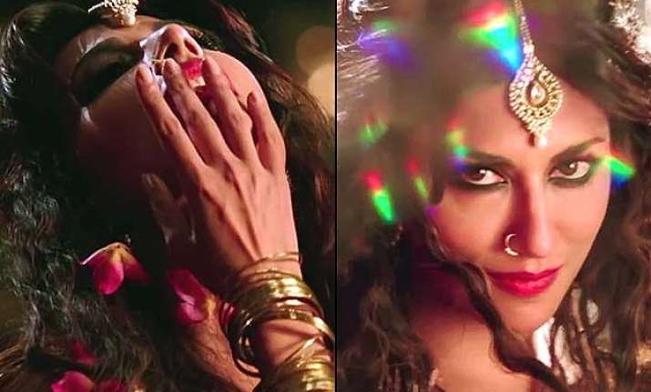 gabbar is back sultry chitrangada singh sways calling aao