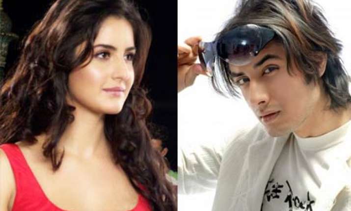 katrina hugs pak popstar ali zafar
