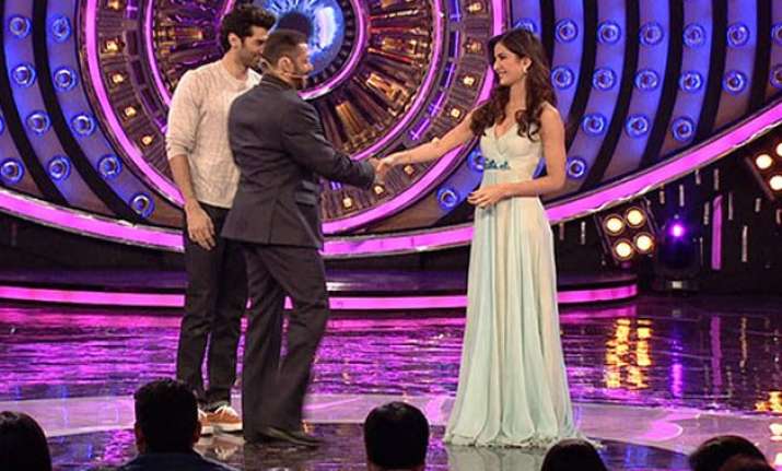 adorable salman khan gives special gift to ex girlfriend