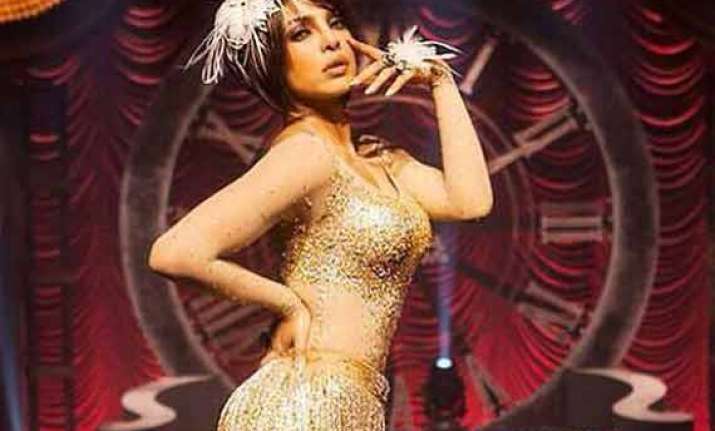 injured priyanka chopra promotes gunday