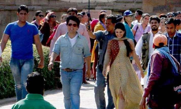 jacqueline fernandez loved shooting kick in delhi with