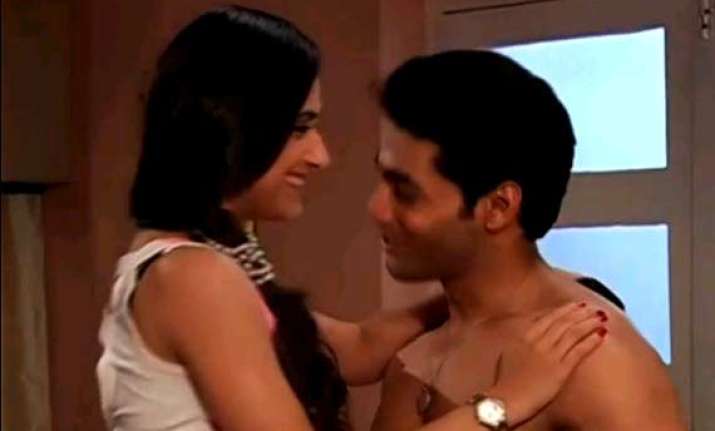 jee le zara ankita dv get intimate