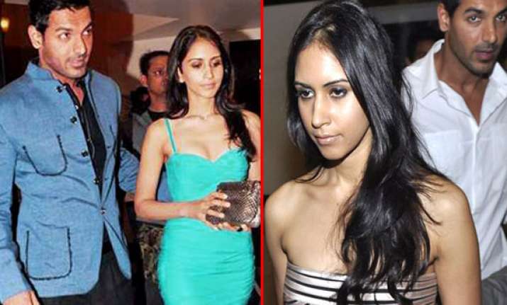 john abraham to tie wedding knot with girlfriend priya
