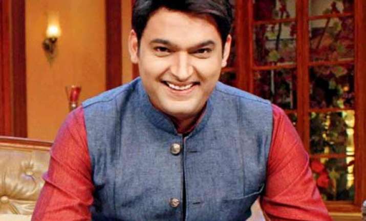 kapil sharma urges people to vote says don t eat pakodas on