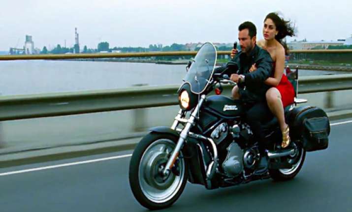 kareena kapoor wants saif ali khan to play cop onscreen