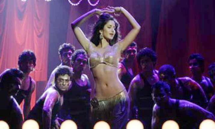 katrina does a hot tapori number