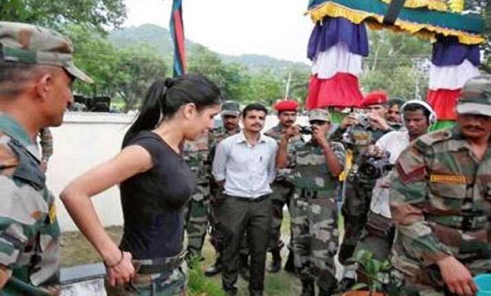 katrina woos army jawans near loc