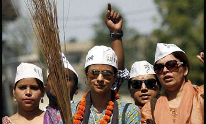 kirron kher gul panag file nominations from chandigarh