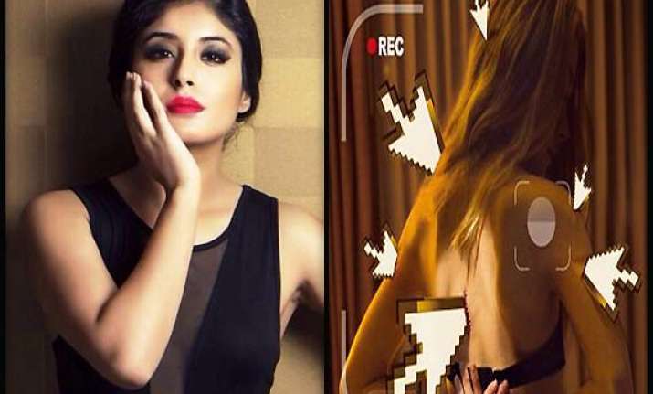tv actress kritika kamra shares useful tips to avoid cyber