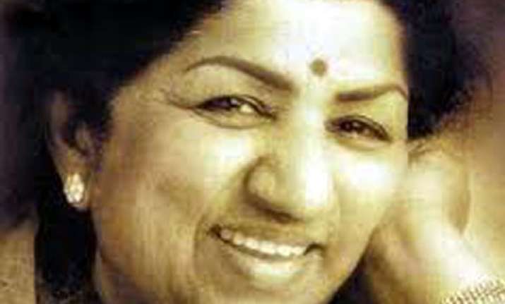 lata mangeshkar to get yash chopra memorial award
