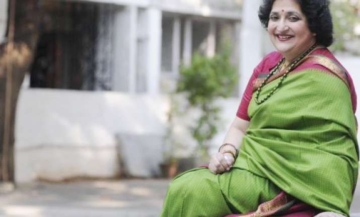 rajinikanth s wife latha want to change lives of poor