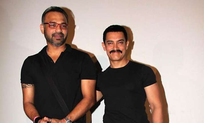 mp high court issues notice to aamir over delhi belly