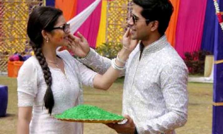madhubala madhu abhay holi romance