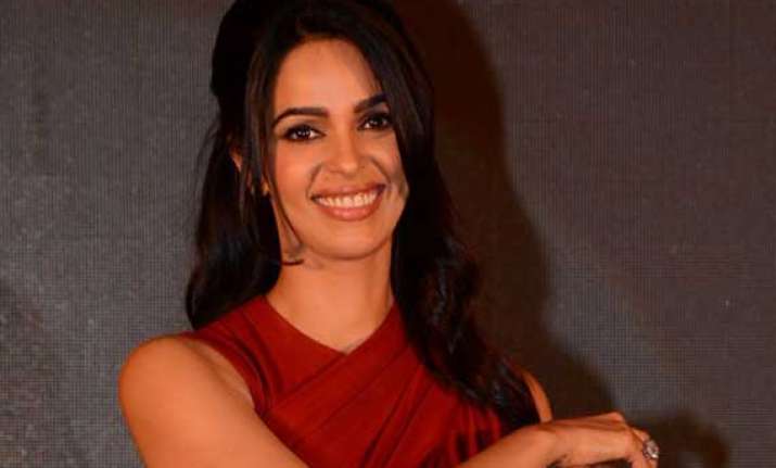 mallika sherawat to inaugurate cii pavilion at cannes